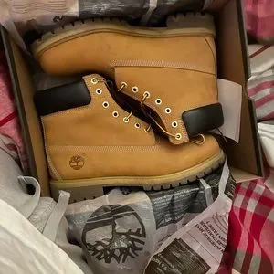 Size 11 timberland worn a good 3 times in great condition Timberland Premium Wheat Boots Shoes Leather Waterproof  main image 2